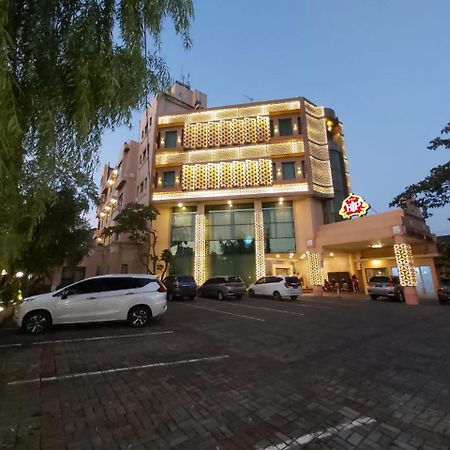 Hotel Indah Palace Solo Ngoại thất bức ảnh