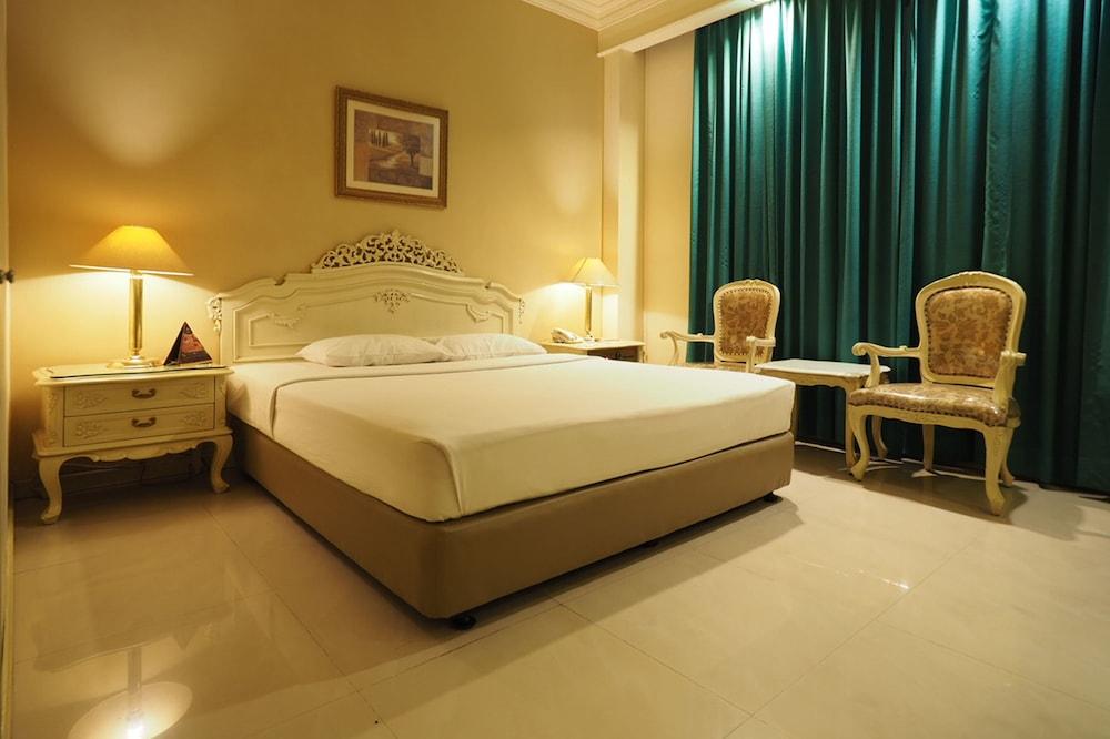 Hotel Indah Palace Solo Ngoại thất bức ảnh