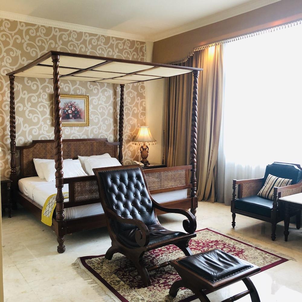 Hotel Indah Palace Solo Ngoại thất bức ảnh