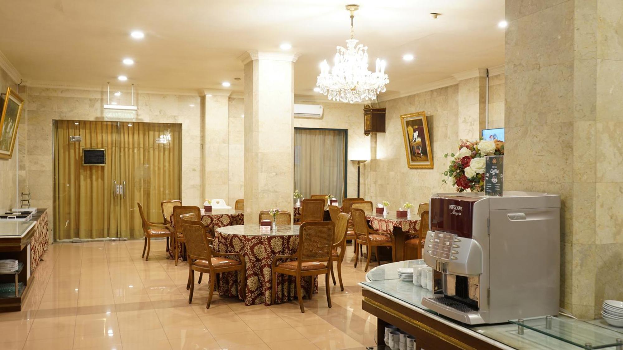 Hotel Indah Palace Solo Ngoại thất bức ảnh